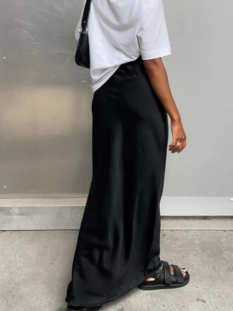 Saia de Cetim Feminina Elegante e Versátil