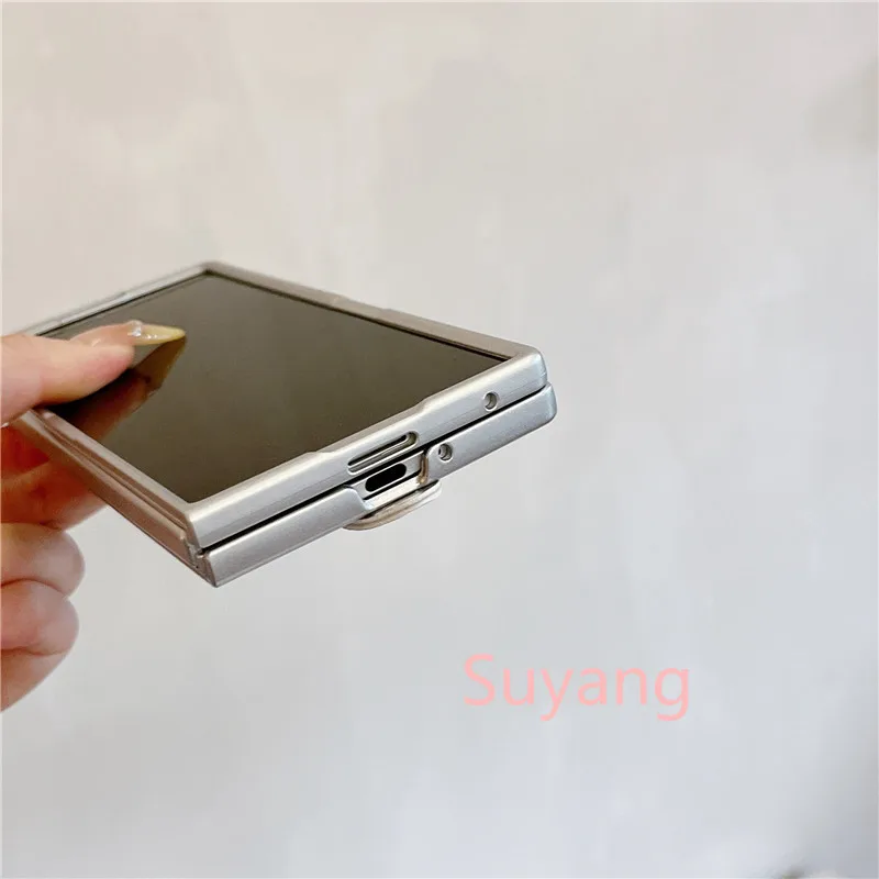 Capa de telemóvel em pele com bracelete coração samsung z fold_voghion.com