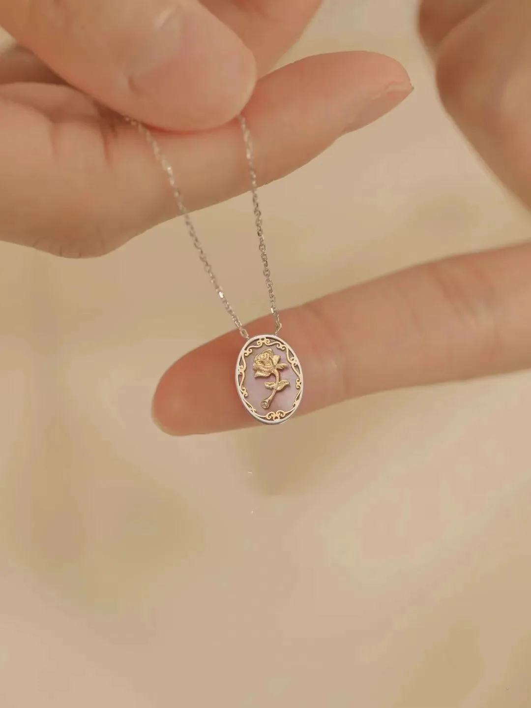 

Ожерелье из серебра 925 пробы в стиле ретро с овальной розой Женская круглая подвеска цепочка на ключицу CE77