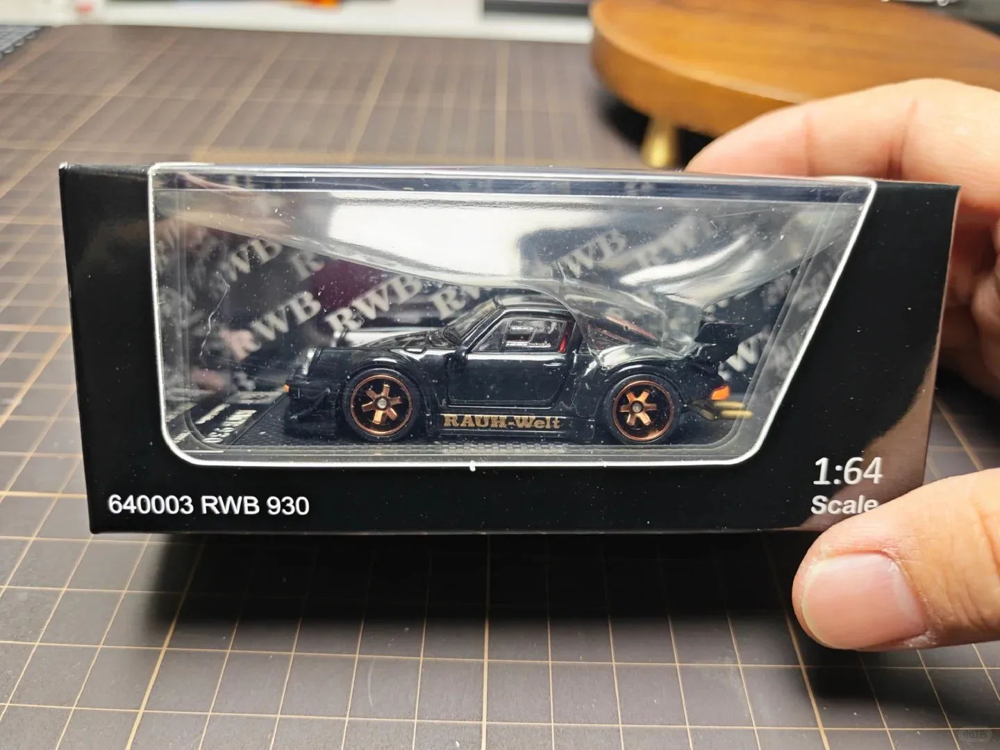새로운 재고 있음 Fg 1:64 포르쉐 911 Rwb 930 합금 미니어처 다이캐스트 모델 포르쉐 스포츠 라우 헬트 자동차 장난감 어린이 선물