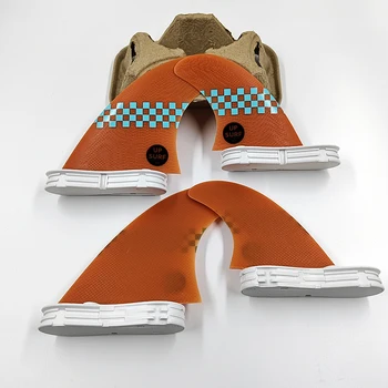 UPSUFRF-FCS2 Set di pinne quadruple, pinne da surf scozzesi, plaid arancione, linguette singole, pinne posteriori doppie, pinne laterali doppie