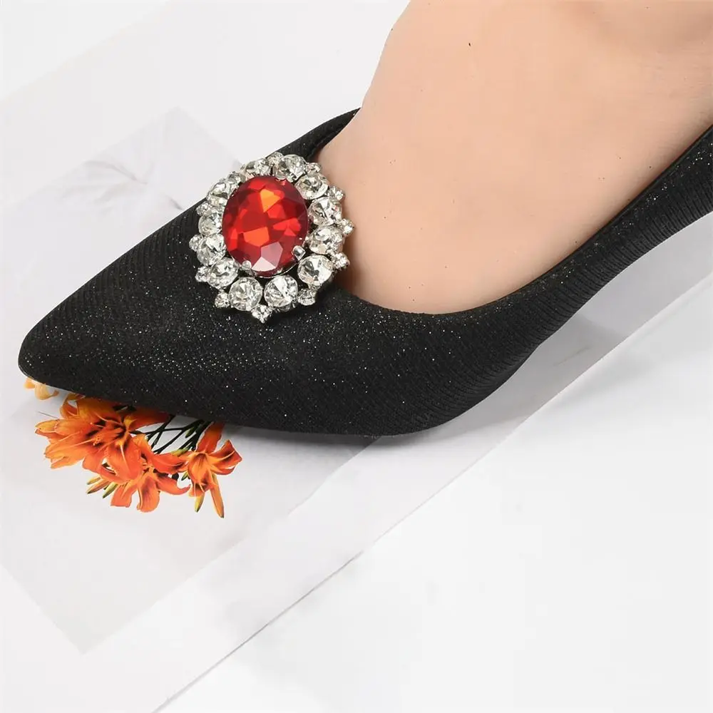 Glänzende Metall-Schuhclips, modische Strasssteine, abnehmbare Charm-Schnalle, Kristall-Brautschuhe, Dekoration, hoher Absatz – Detail 6