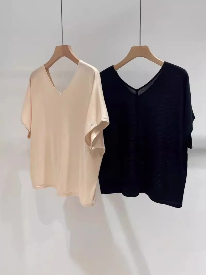 

2024 Summer New Solid Color Loose Versatile Pullover Mulberry Silk V-Neck Knitwear Short sleeved Women's