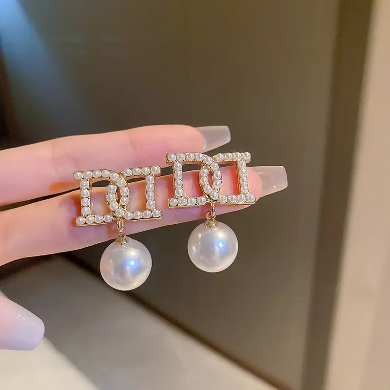 

Pearls beads Bowknot Stud Earrings for Women Letter Piece Earring Jewelry