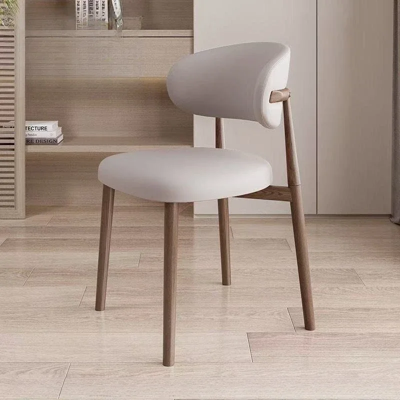 Chaise moderne en métal