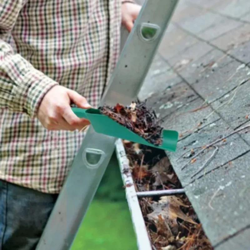 Description Picture 6 of itemLarge Capacity Garden Shovels Hangable Leaf Cleaning Spoon Dirt Debris Remove Scoops Multifunctional Home Garden Cleaning Tools