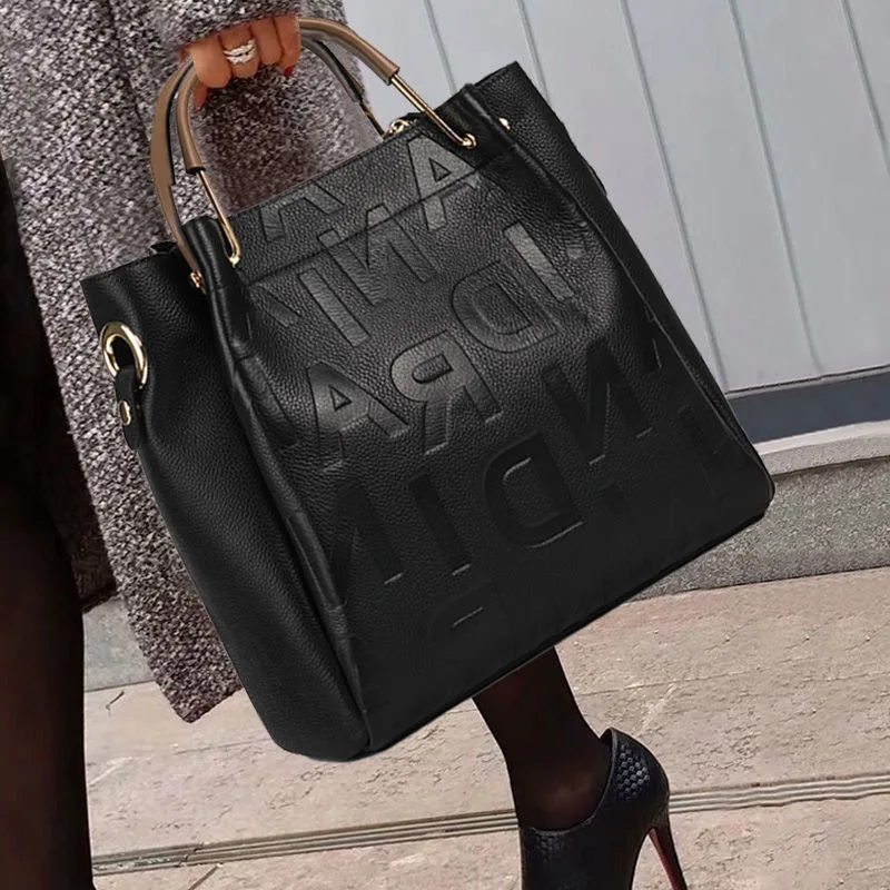 

Leather commuting messenger bag for women Luxury designer handbag for women Large capacity shoulder bag
