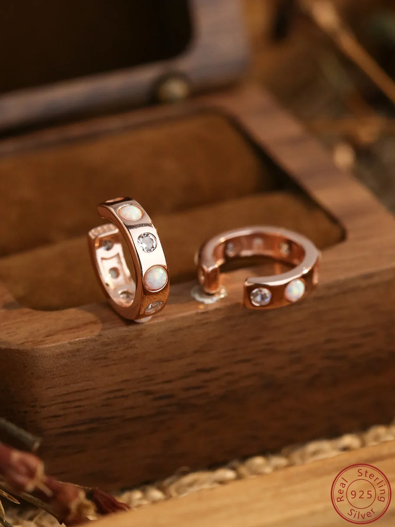 2023 New Fashion Rose Gold White Australian Treasure Orecchini S925 Sterling Silver Circle Shape Temperament Versatile Jewelry