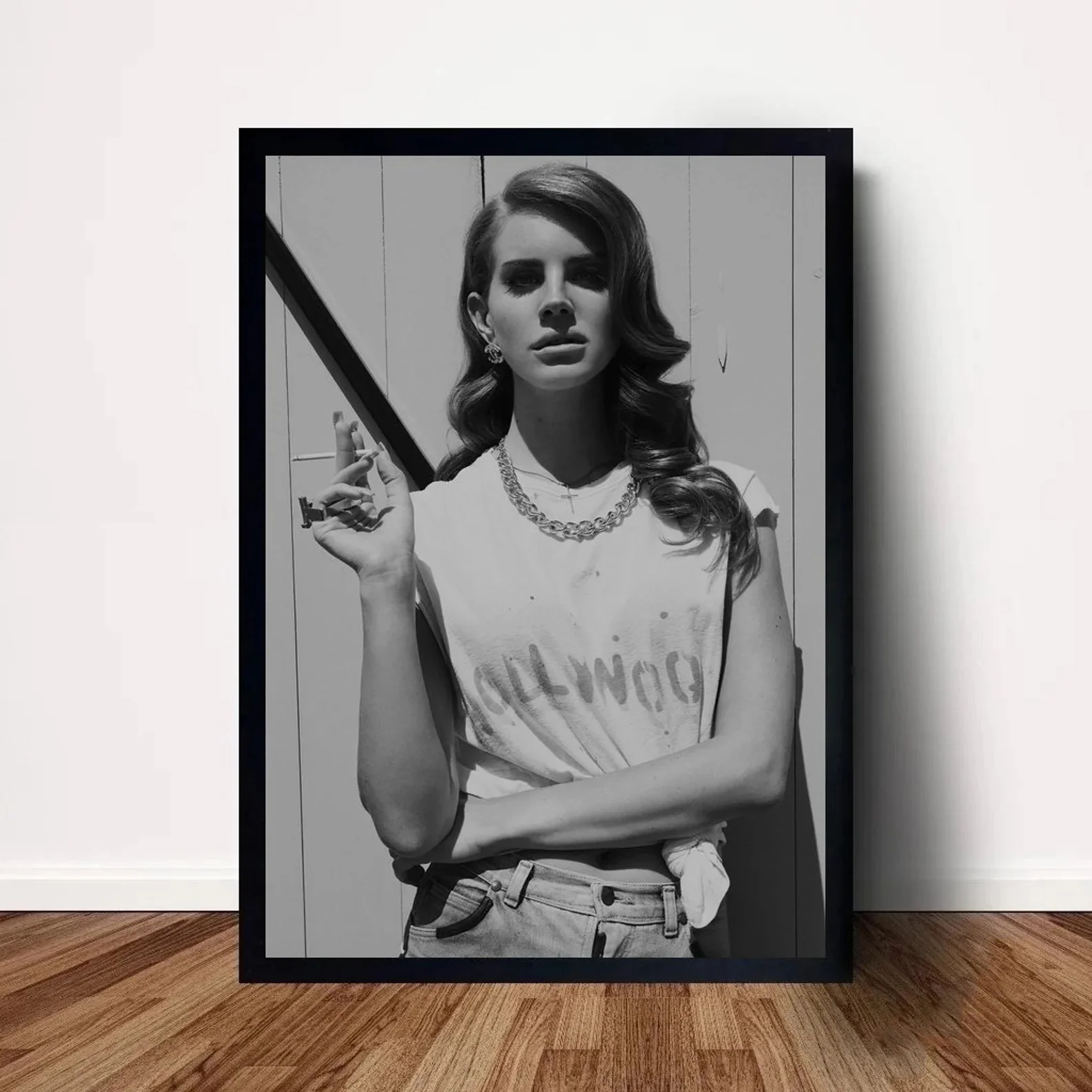 thumbnail image 1 of Póster de la cantante de música Lana Del Rey, modelo de lienzo, pintura, fumando, foto retro, retrato, imagen, bar, sala de estar, arte de pared, decoración del hogar, 1 of 5