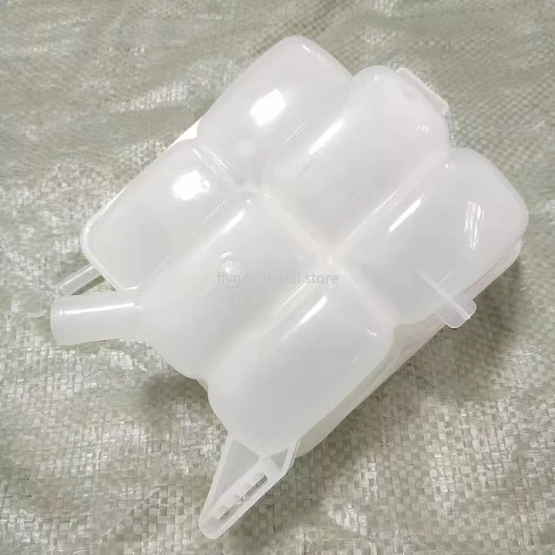 Suitable for Ford Focus Mazda 3 expansion tank coolant tank bottle 05-14