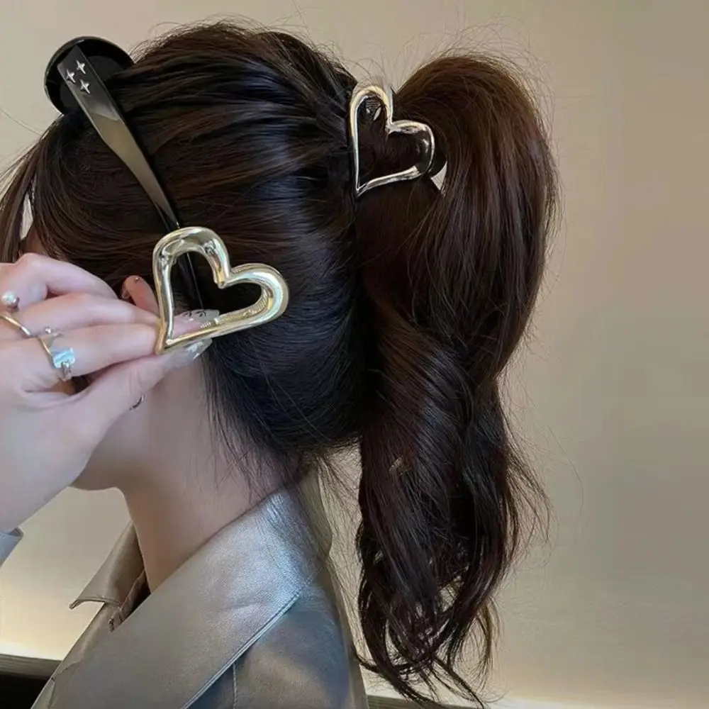 Korean Elegant Hollow Love Heart Metal Hair Claw Hair Clip Sweet Cute Shark Clip Daily Hair Accessories for Women