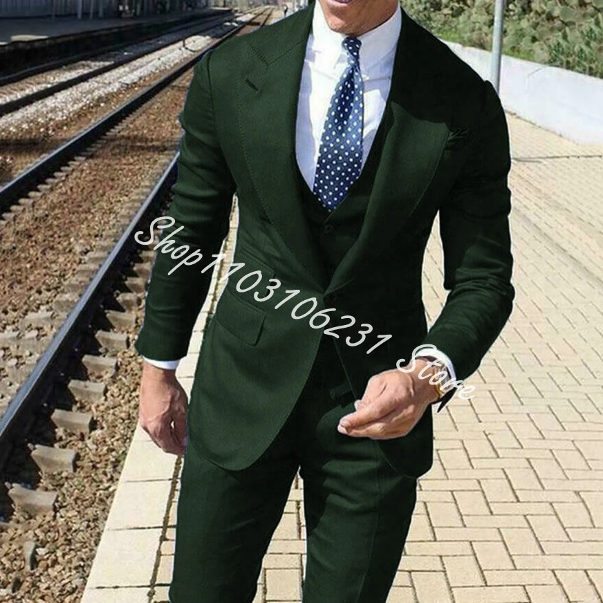 Рисунок 3 - Черные мужские костюмы