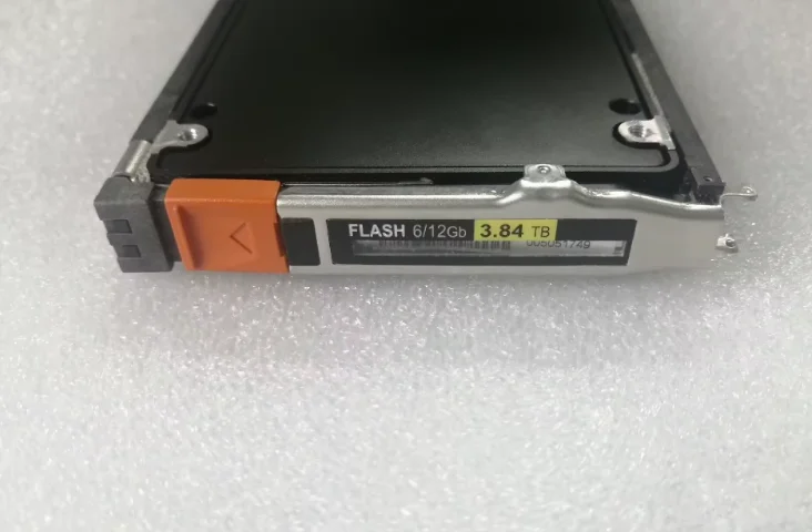 For EMC Unity D3F 2SFXL2 3840 005052379 005052155 3 84T SSD hard drive