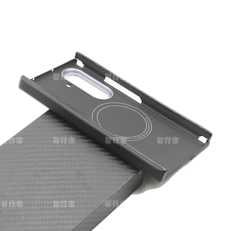 Premium Aramid Fiber Magnetic Car Mount Case - True Fiber Design
