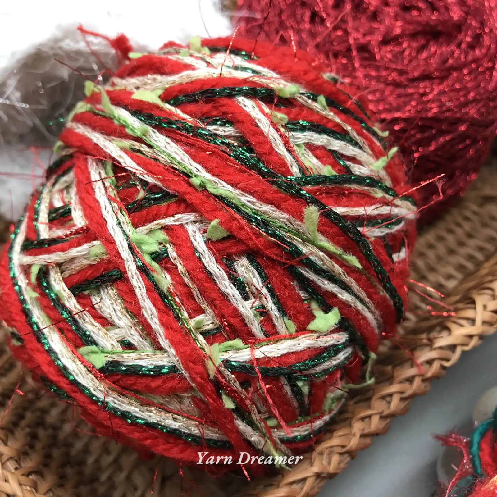 12 Styles of Christmas Yarn 100g Xmas Knitting Yarn chunky Fancy Wool Yarn Art glitter yarn 5