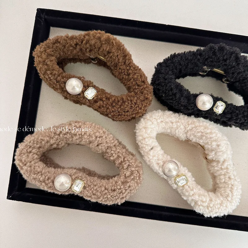 New Lamb Fur Hair Claw Clip Large Size Crystal Cloud Shape Cute Autumn Winter Accessories Plush Hair Clamps Grab for Women size 16 30 girls cotton boots 2023 winter new girls short boots lamb hair boys fashion soft sole walking shoes camel grey