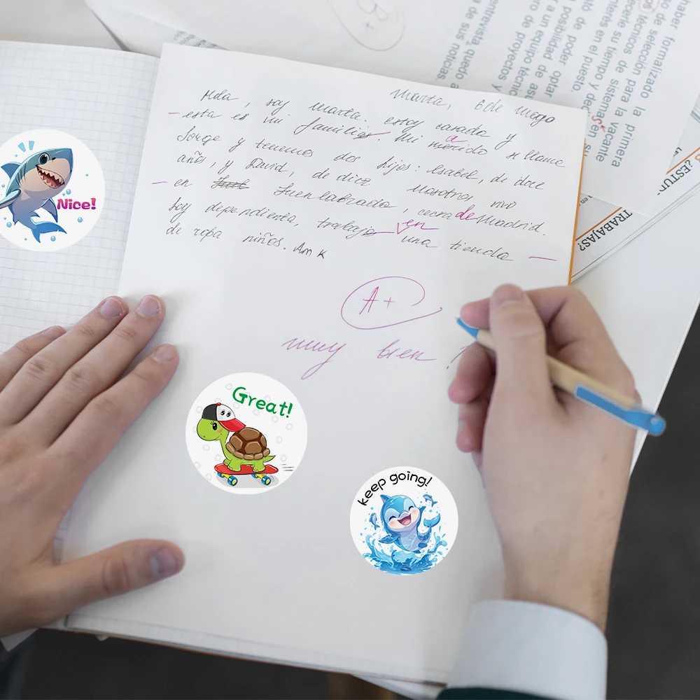 500pcs/roll 교사 보상 스티커 학교 학생을위한 동기 부여 문구 스티커 클래식 장난감 귀여운 문구 스티커