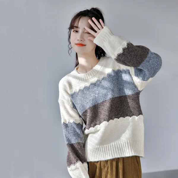 

Женский трикотажный свитер с круглым вырезом, на осень/зиму