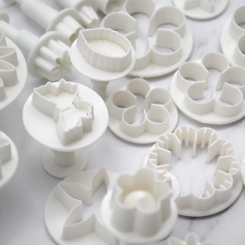 

Premium Set of 33 Garden Baking Molds and Cookie Cutters - Crafted from Durable PP Material for Endless Baking Fun