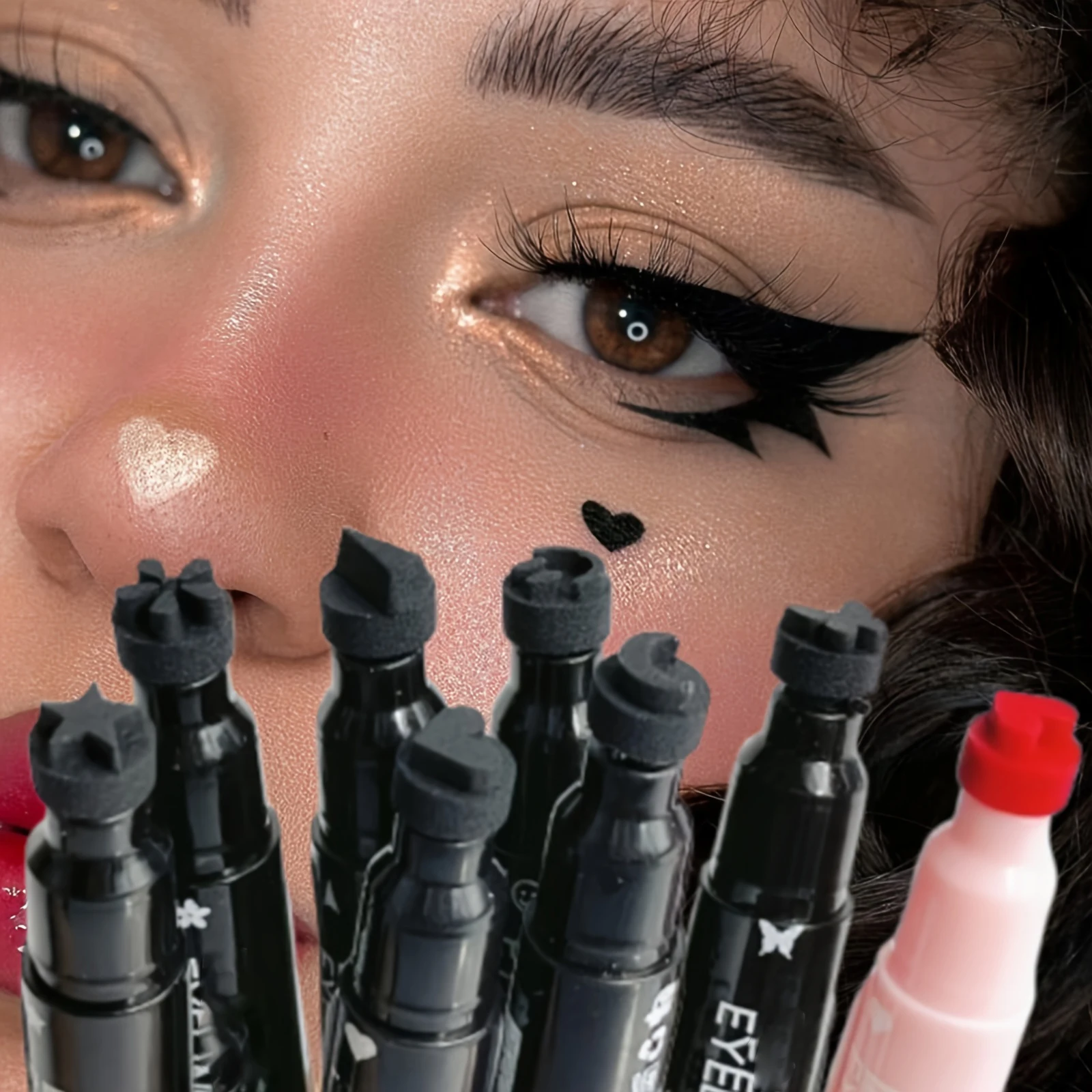 Eyeliner liquido waterproof con timbro a doppia punta nero_voghion.com