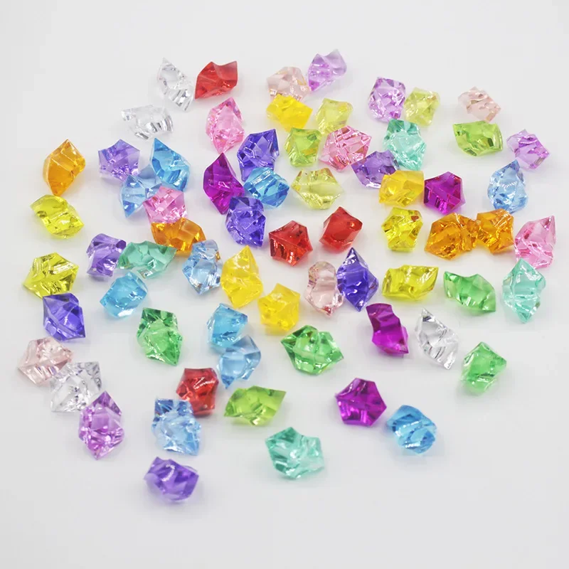 100pcs Gold Coin and 100 Pieces Gem Jewelry Treasure Toy Pirate Themed Event Party Birthday Gift Cosplay Halloween Festival