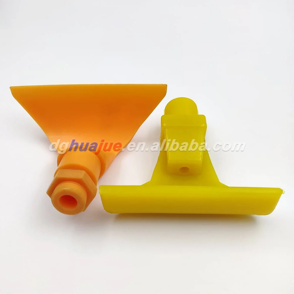 

150pcs Plastic Spray Nozzle 3/4 thread 5mm hole shipped to Brazil.