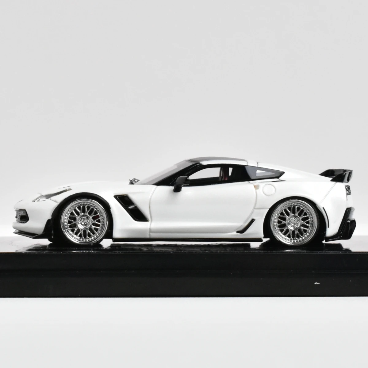 YM Model 1:64 C7 Bagged Diecast Model Car 3