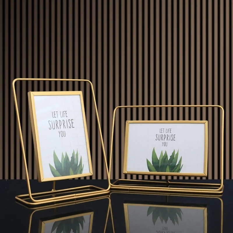 Ins Style Golden Iron Glass Iron Photo Frame Decorazione Del Negozio Di Abbigliamento, Decorazione Europea Dell'Armadio Tv Della Sala Campioni Di Taiw