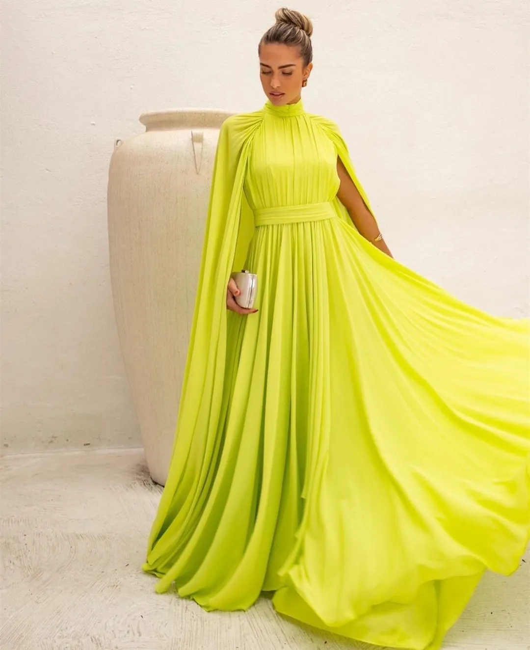 

Elegant Long Green Chiffon Evening Dresses with Cape A-Line High Neck Pleated Zipper Back Prom Dress Abendkleider for Women