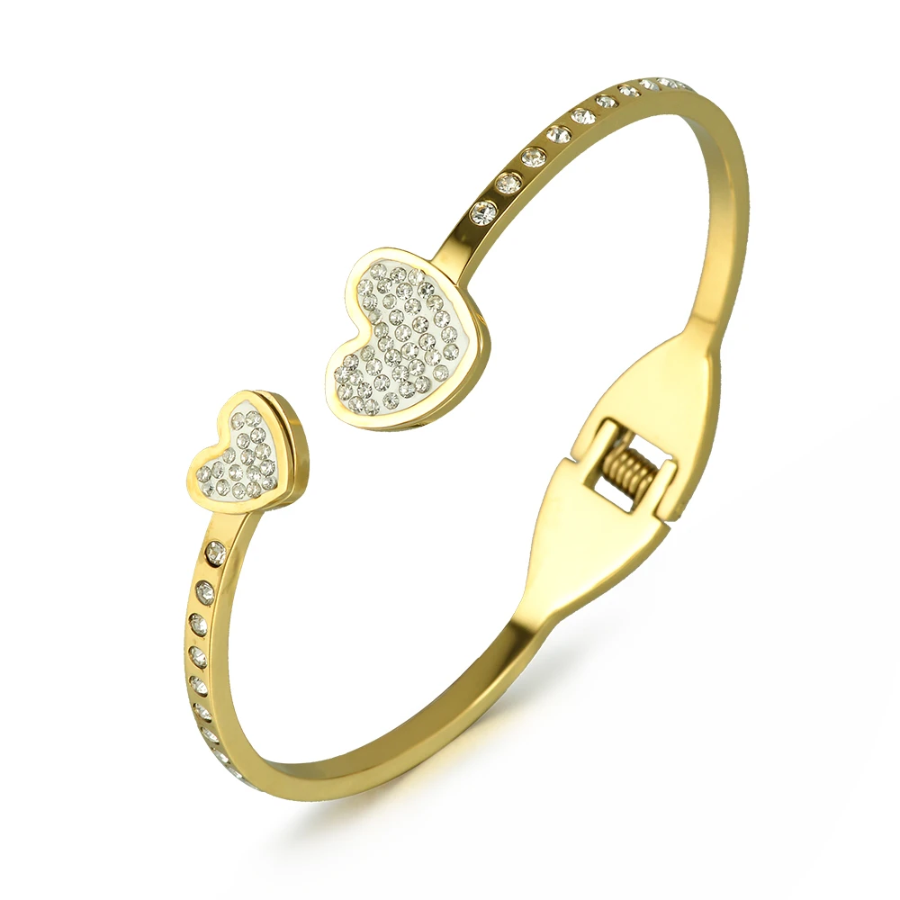 

"Stunning Full Diamond Heart Bracelet for Women - Effortless Wearable Design"