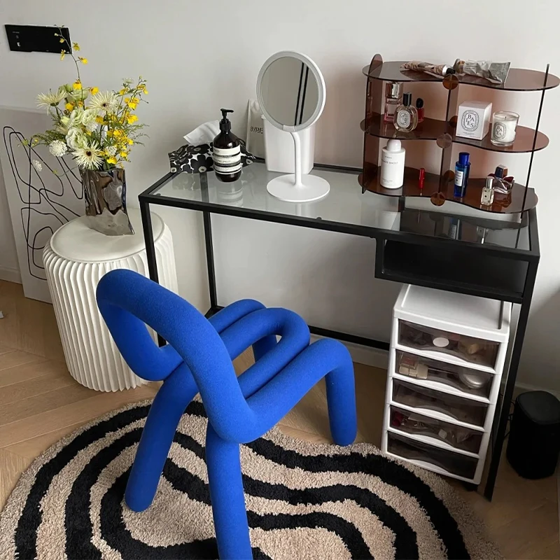 

Simple dining chairs, light luxury, creative bends, idle backrests, makeup stools,