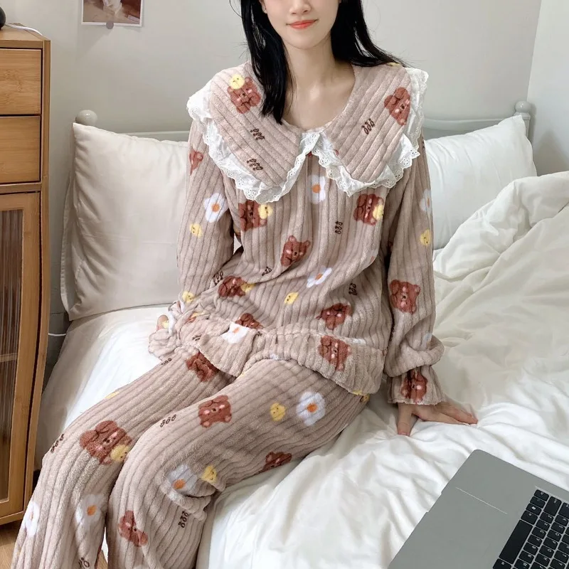 طقم بيجامات خوخ مطبوعة على شكل دب كارتوني ، ملابس نوم سميكة ، ملابس نوم دافئة ، ملابس منزلية مخملية مرجانية ، لطيفة ، مقاس كبير ، 2 ، شتوية