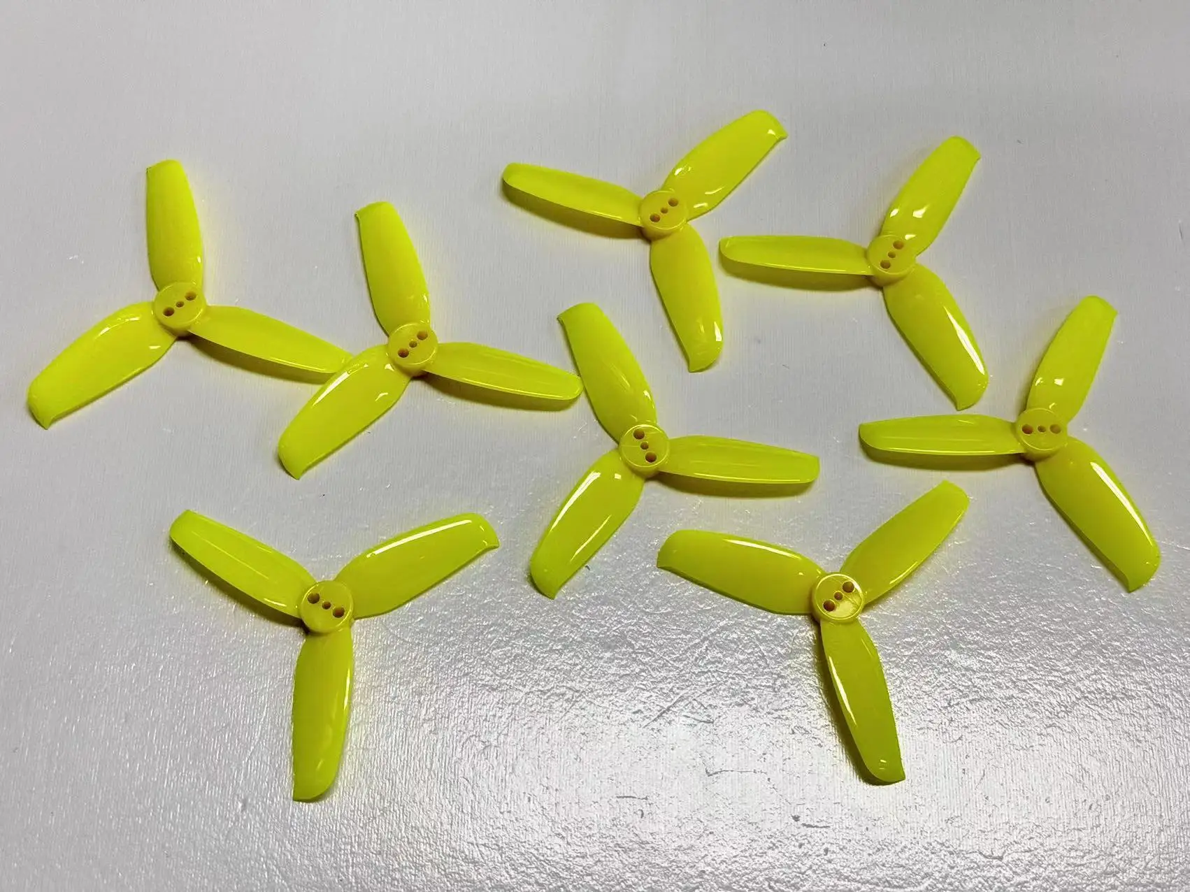 3 Löcher 6 Farben Gemfan 2540 2.5x4.0 FPV PC 3 Propeller Propellerblatt CW CCW Durchgangsachse für Spezialmotor 1105 – Detail 3