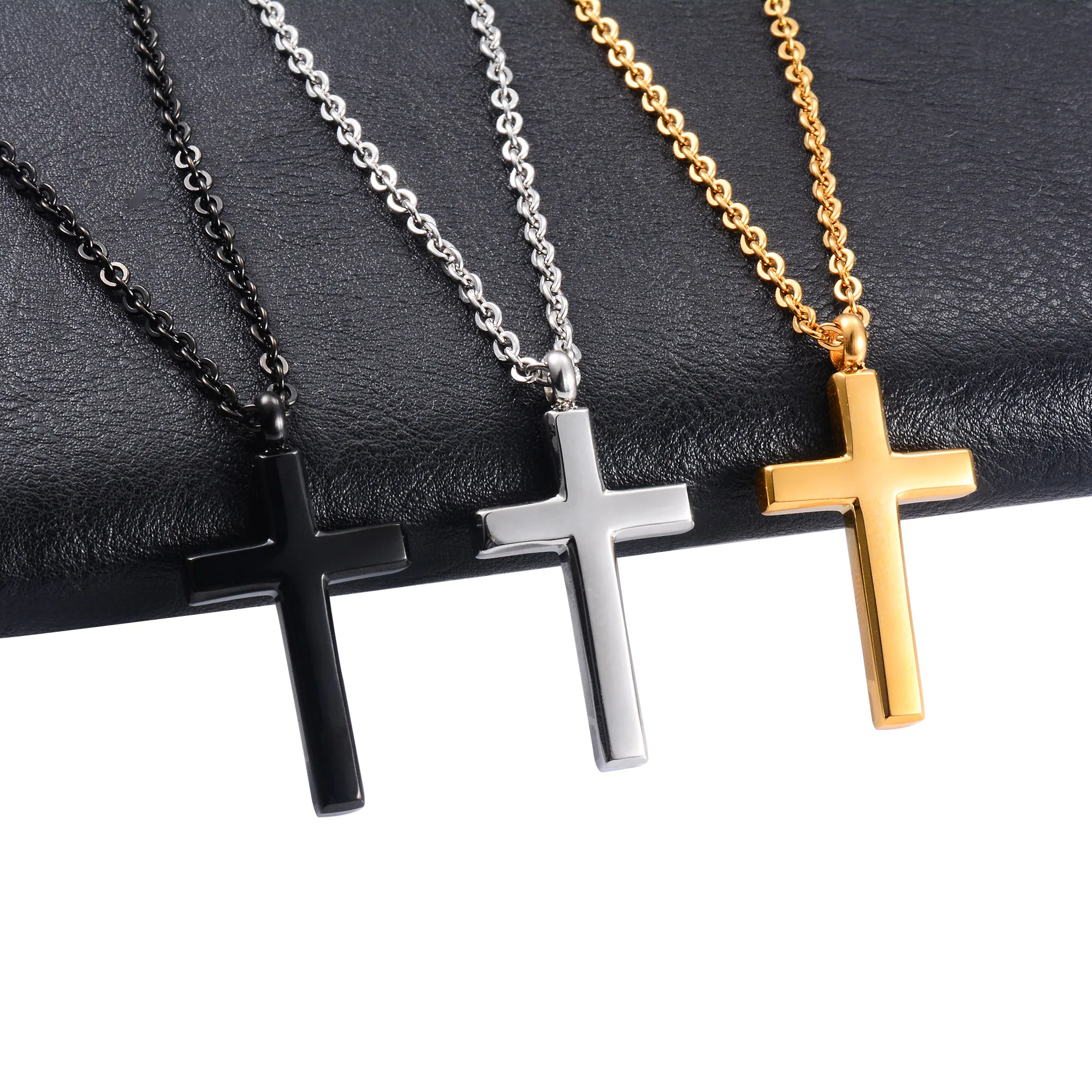 Collana con pendente a croce cristiana di Gesù, in acciaio inossidabile