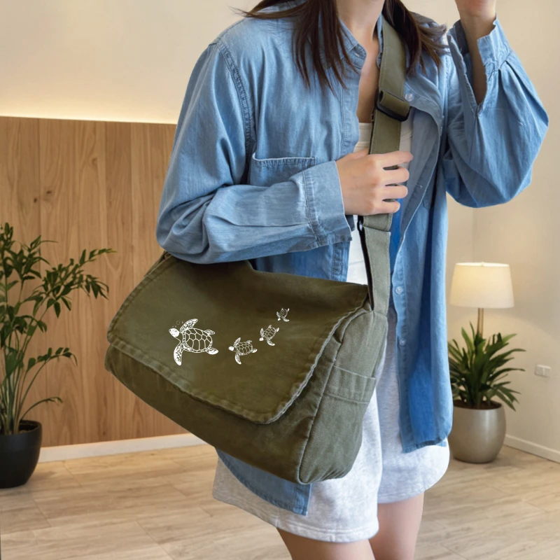 Artistic Canvas Bag Women's Shoulder Bag With Sea Turtle Print Large Tote Crossbody Bag For Women Laptop Bag Commuting