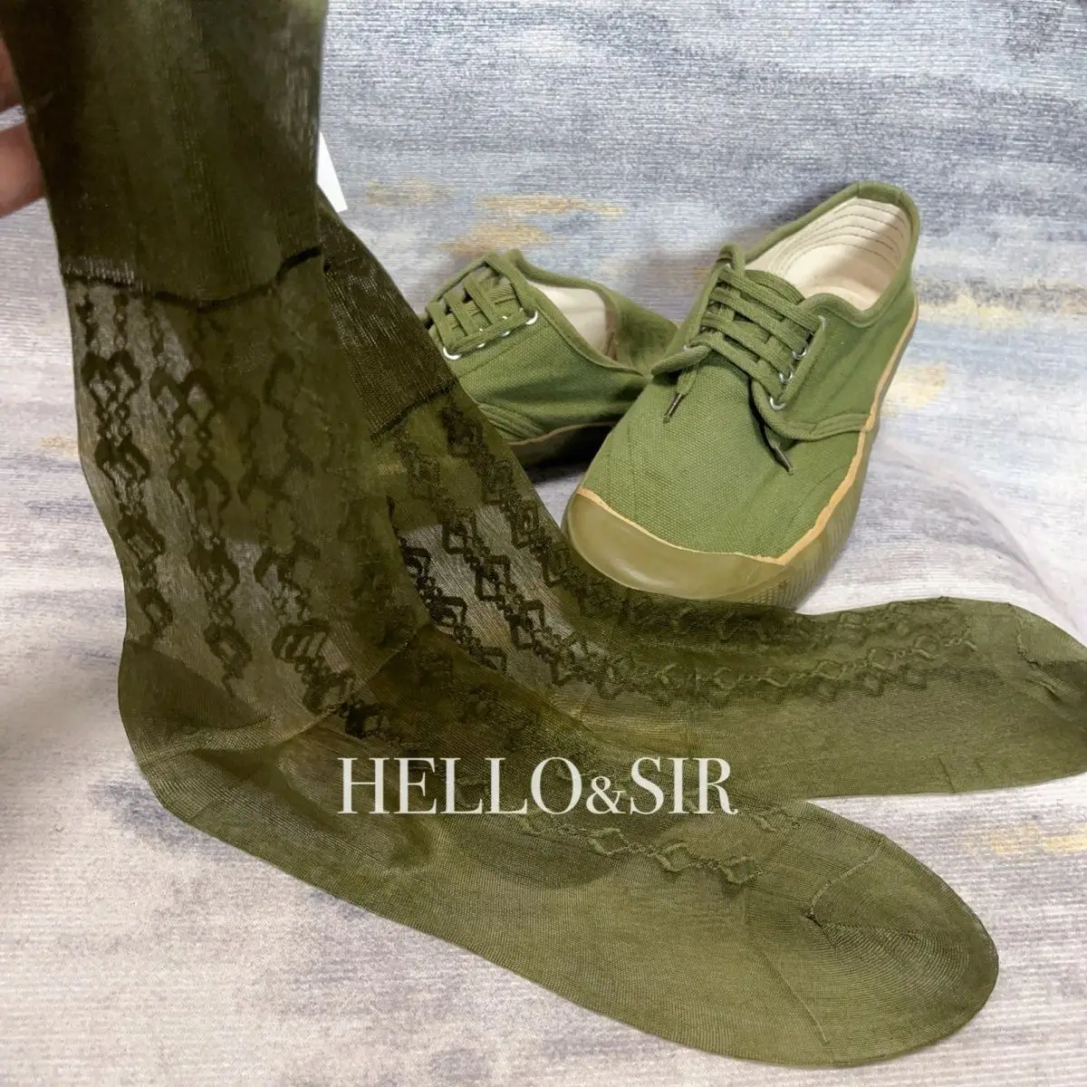 Men's Exotic Retro Jacquard Sheer Dress Socks in Army Green