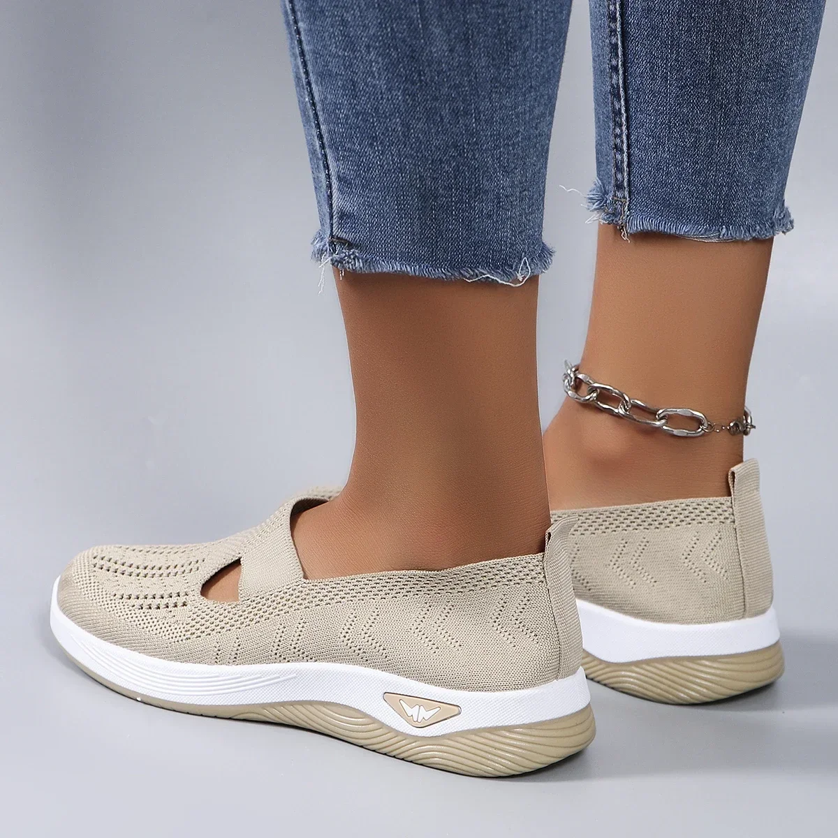 2025 Spring New Middle aged Women's Shoes and Elderly Mom Shoes Soft soled Breathable Women's Casual ShoesSports Shoes