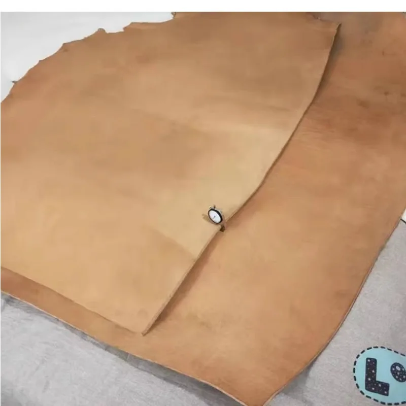 4MM 두께의 첫 번째 레이어 소가죽 테이블 매트 마우스 패드 베지터블 태닝 가죽 소재 하드 벨트 허리 보호 소가죽