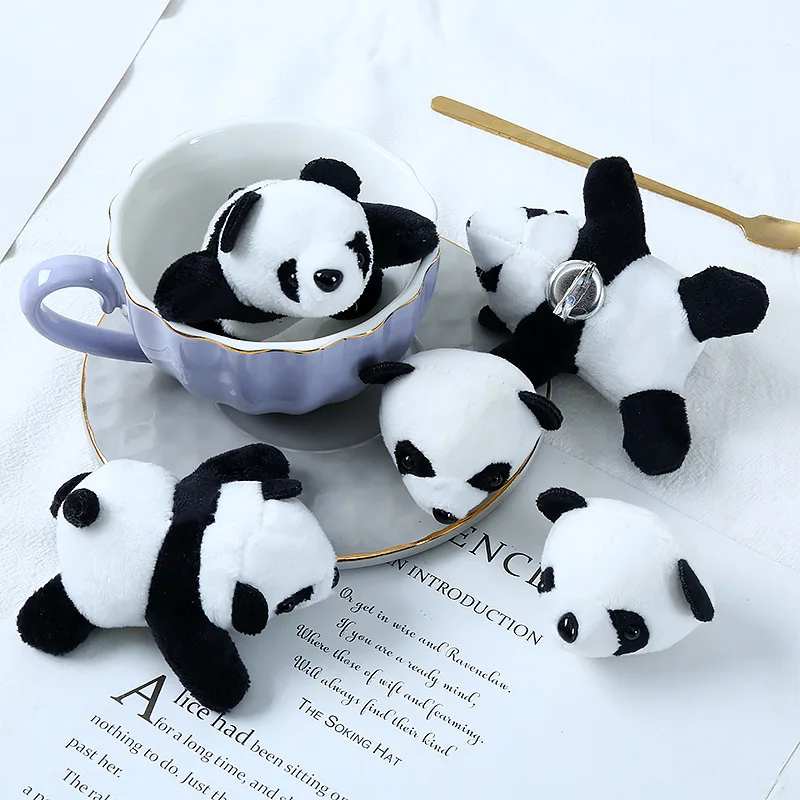 Cartoon three-dimensional panda brooch plush little panda doll ins crouching jewelry backpack pendant