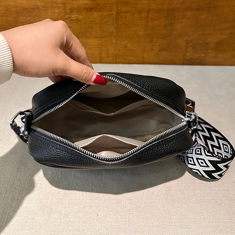 1 fashionable black bag - adjustable shoulder strap, women's crossbody bag, suitable for different people, no scene needed