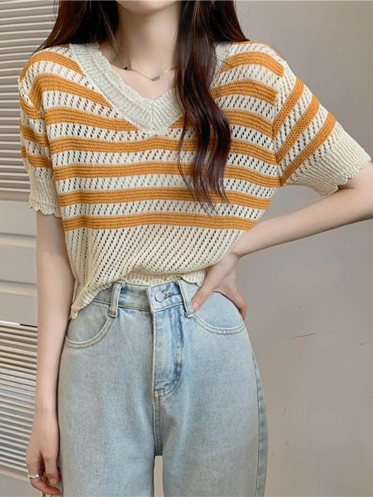 

Small children vintage striped knit short sleeve T-shirt women's summer new V-neck hollow knit T-shirt