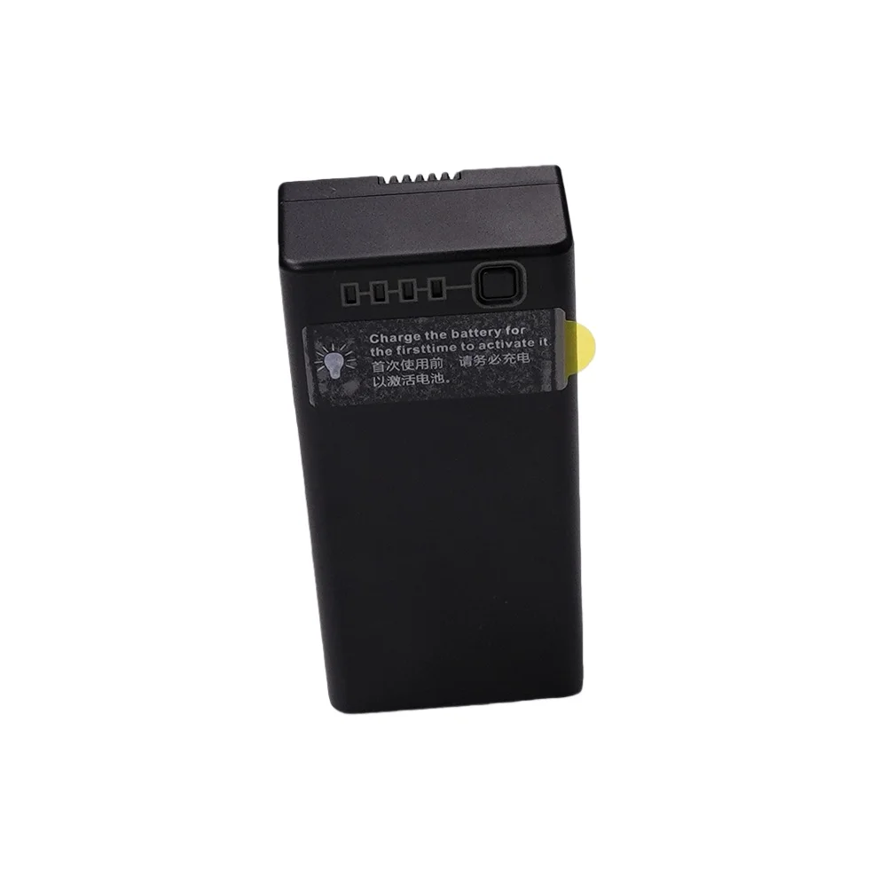Batterie DJI WB37 4920mAh insérée dans un émetteur DJI