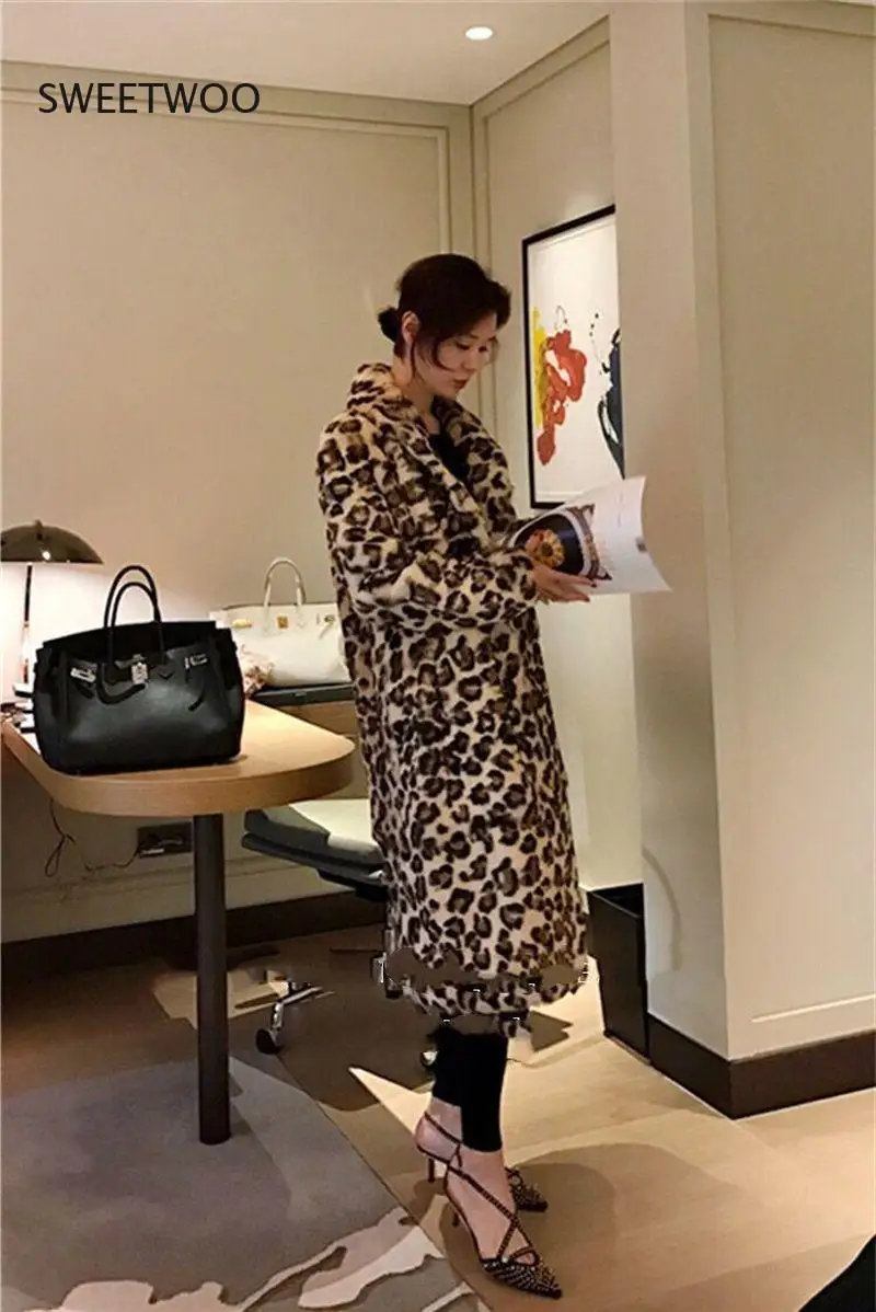 Рисунок 2 - Классическое пальто из искусственного