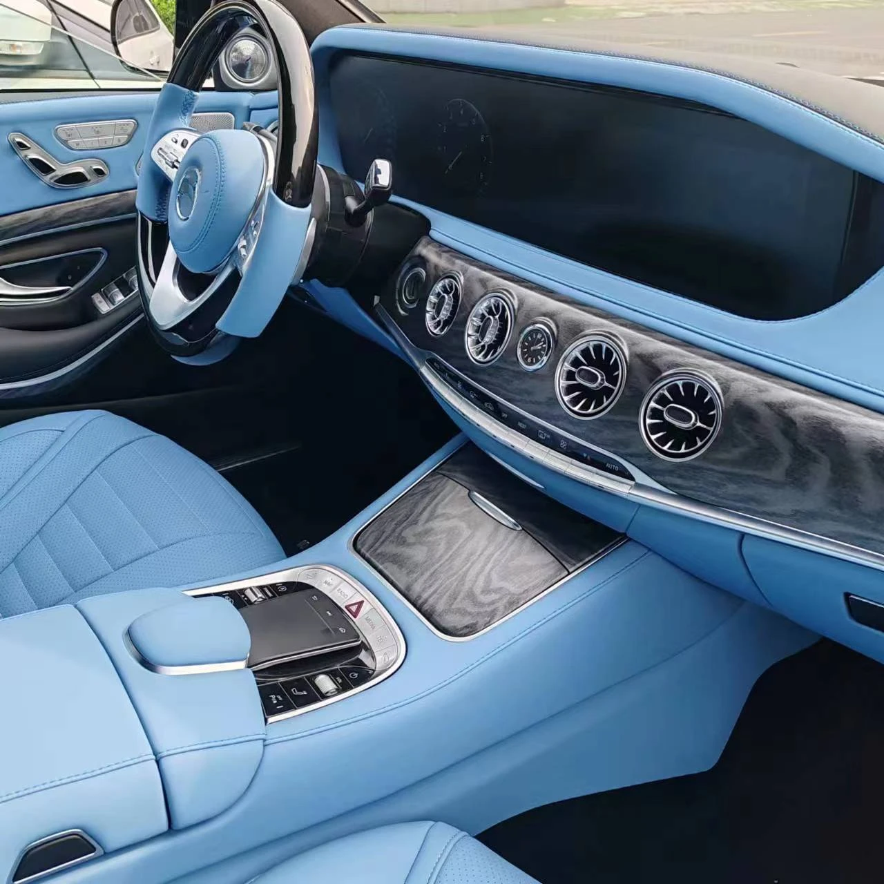 Рисунок 2 - Комплект аксессуаров для интерьера Relyauto W221-W222