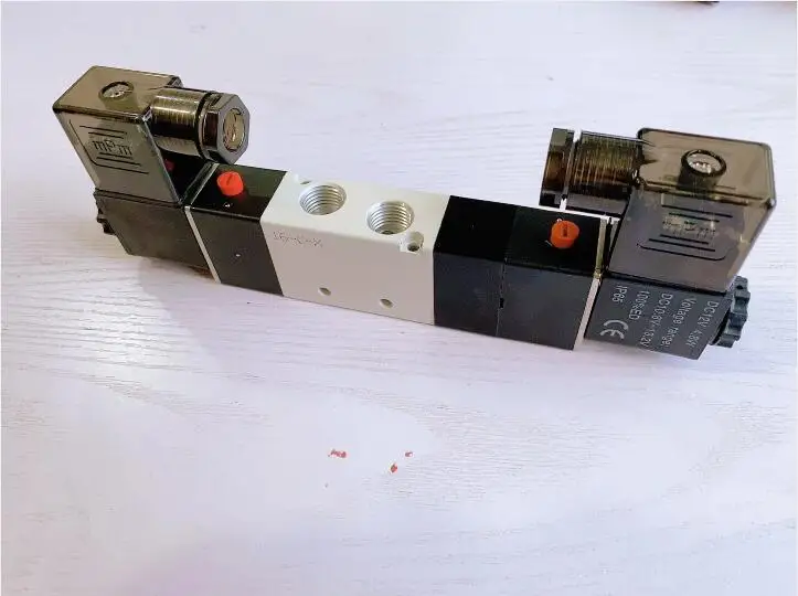 ELETTROVALVOLA PNEUMATICA 5/2 da 1/4" 2 Posizioni Doppia Bobina Pneumax