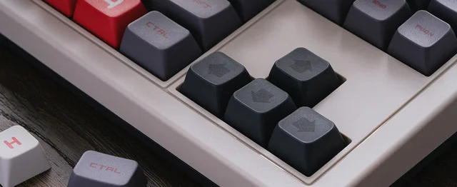 8BitDo Retro: Teclado mecánico inalámbrico inspirado en el diseño de la NES