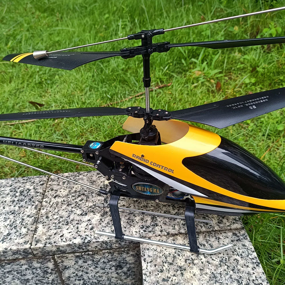Helicóptero RC 2.4 GHz Con Luces LED De 7 Colores – 3.5 Canales, Giroscopio Y Altura Fija – Para Interiores Y Exteriores Sin Viento – Incluye 2 Baterías Modulares