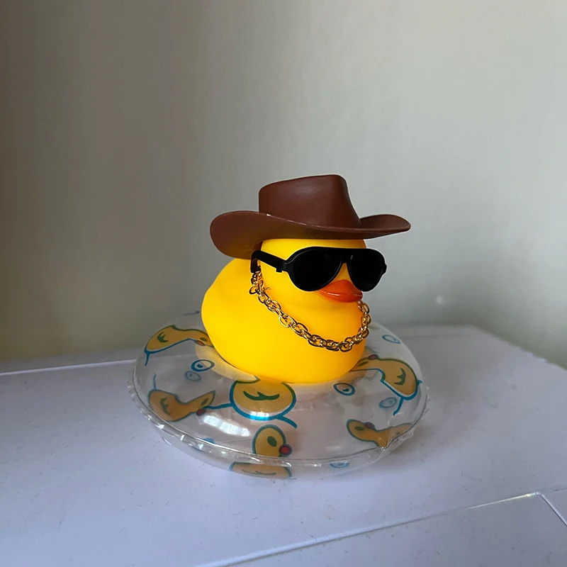 Ducks for Cars - Rubber Duck for Dashboard of Car, Yellow Duck Car  Dashboard Decorations, Squeak Ducks Car Ornaments Car Décor Accessories  with Hat