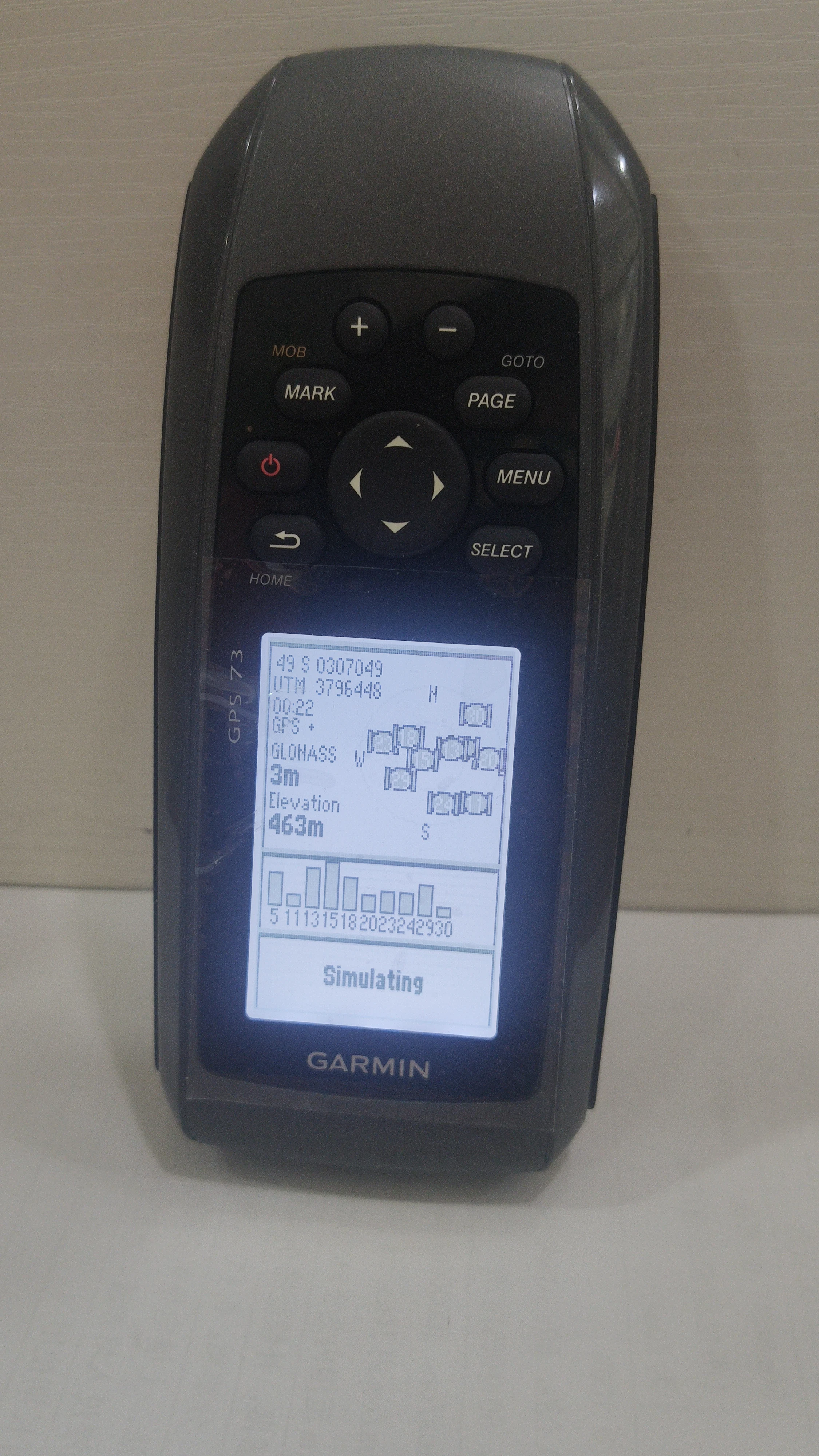 Garmin High sensitivity GPS 73 Supports multiple languages Easy to use  handheld