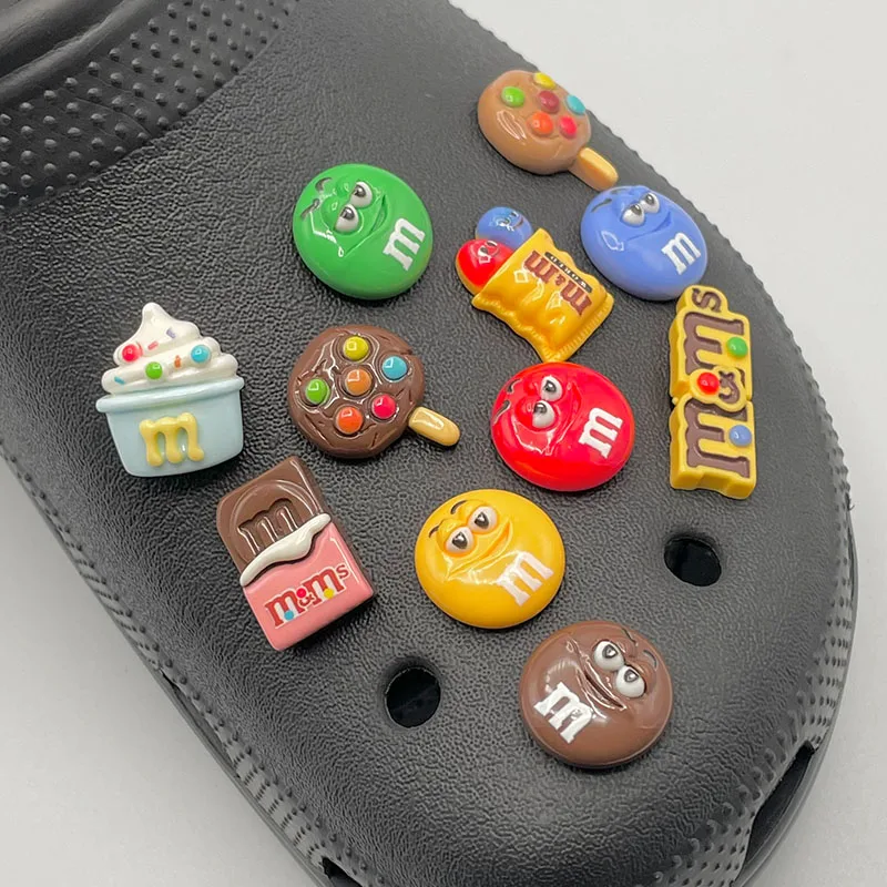 5ks roztomilá dopis M hlavička bota okouzluje pro child's crocs bačkory DIY částí čokoláda bonbóny dekorace špendlíky vhodný dřeváky příslušenství